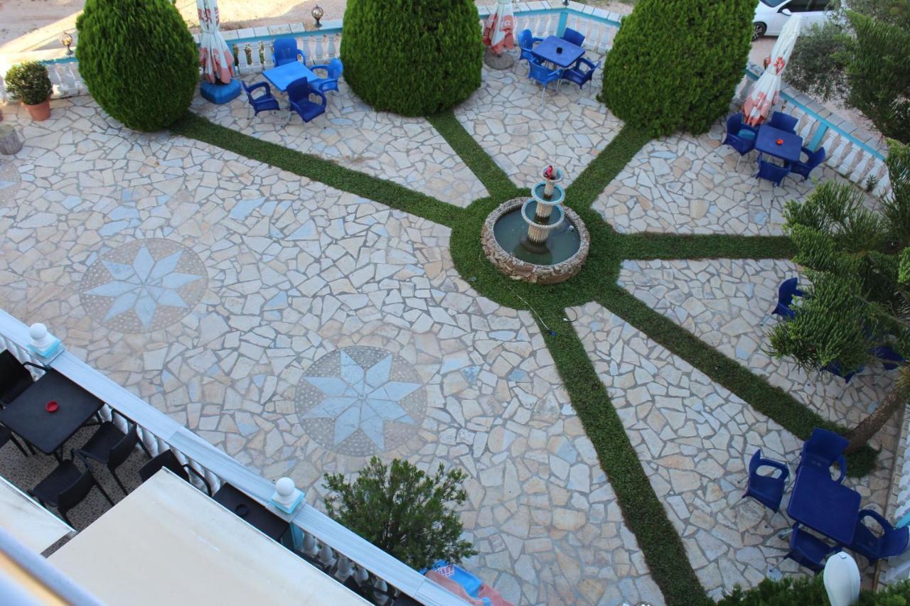 Esmeralda Hotel & Restaurant คซามิล ภายนอก รูปภาพ